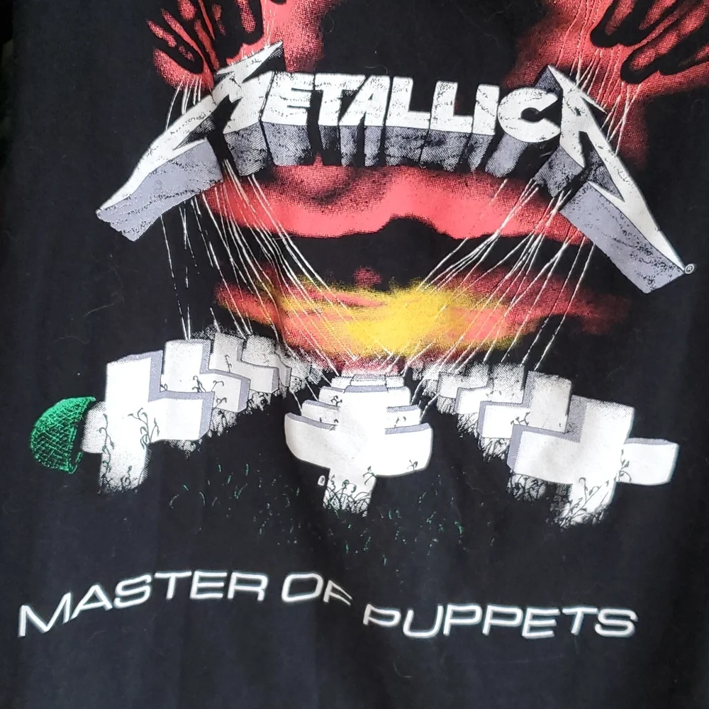 •metallica shirt - Picture 3 of 6